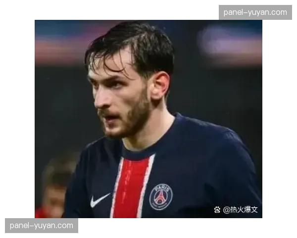 克瓦拉茨赫利亚成恩里克体系核心，巴黎球迷盛赞其攻防全能