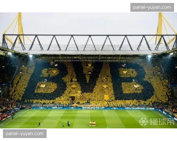 多特蒙德主场南看台扩建工程完成，新增3000个站立席位