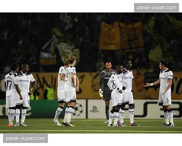 “冷门诞生：排名第12的新人首回合KO夺冠热门，现场陷入沸腾”