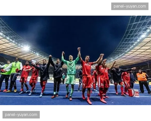 “足球进校园”计划扩展，德甲俱乐部向全德500所小学捐赠训练器材